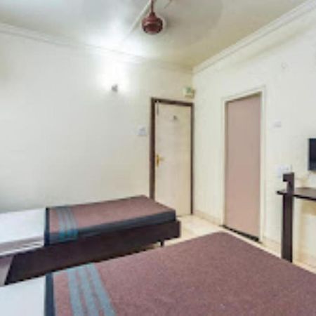 Hotel Abhishek ,Nášik Exteriér fotografie