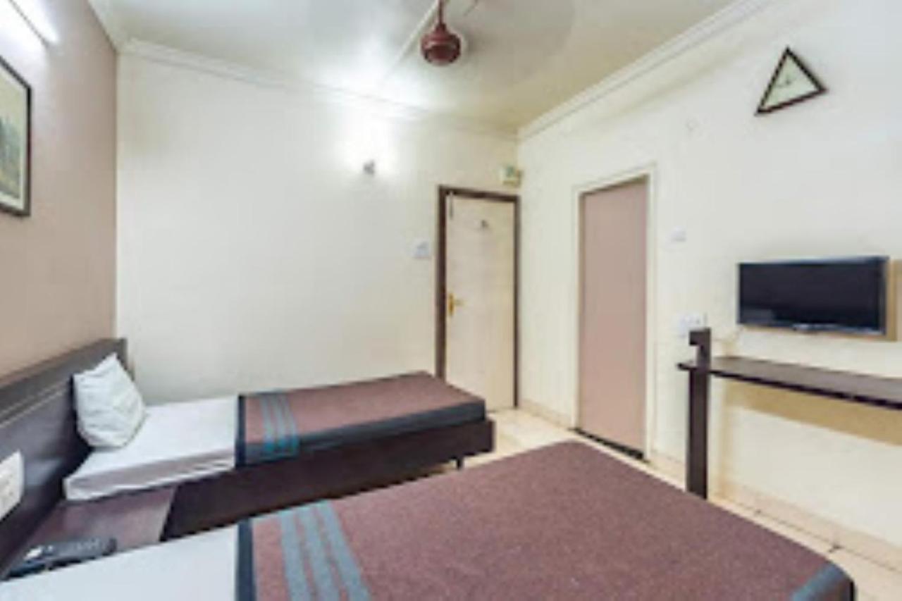 Hotel Abhishek ,Nášik Exteriér fotografie