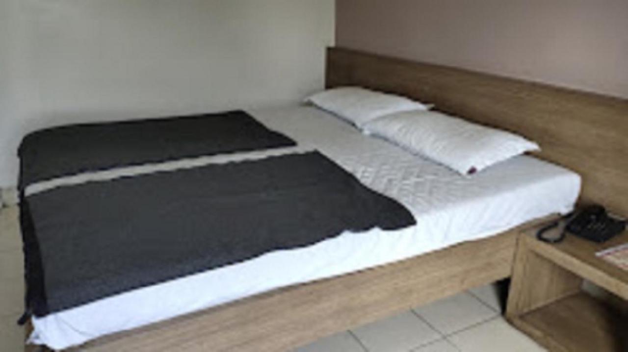 Hotel Abhishek ,Nášik Exteriér fotografie